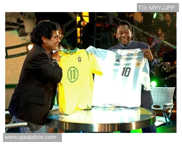 哪位足球明星对贝利情有独钟并公开表达过崇敬之情